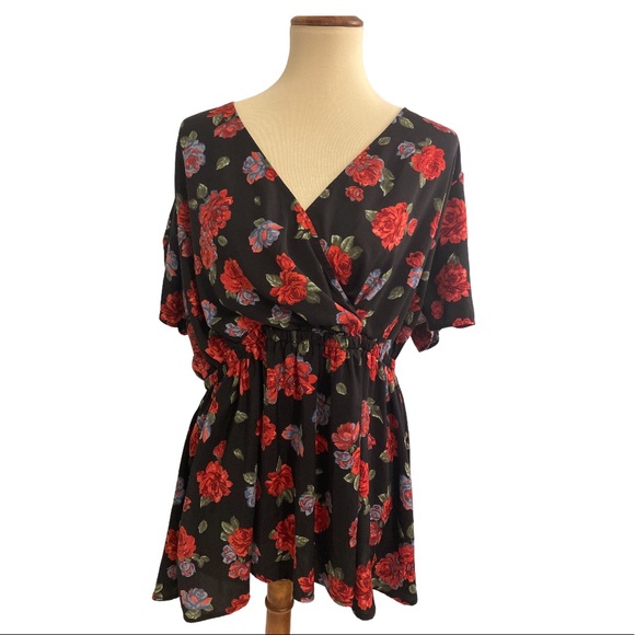 torrid Tops - Torrid Size 2 Floral Flowy Blouse